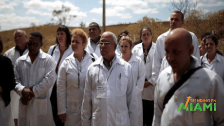 Médicos “desertores” revelan como sus familiares en Cuba sufren las consecuencias por ellos no haber regresado