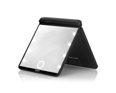 Espejo con luz led de Beter y kit básico de brochas y pinceles