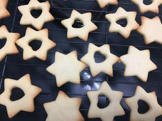 GALLETAS DE ESTRELLITAS CON MERMELADA
