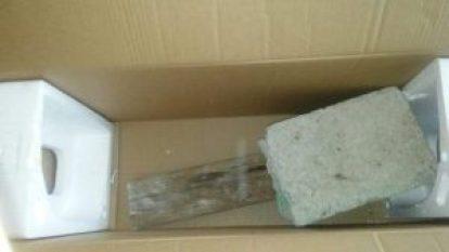 Cubano denuncia que envió un paquete a Cuba y lo que recibió su familia fue un bloque