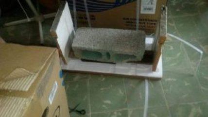 Cubano denuncia que envió un paquete a Cuba y lo que recibió su familia fue un bloque