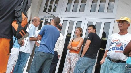 Sondeo en Cuba denota rechazo a la reforma constitucional del régimen