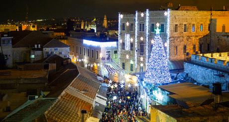 El Árbol como símbolo de la Navidad. El Árbol como símbolo de la Navidad.