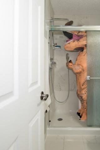 Utilizando el tirón de un tiranosaurio para vender una casa