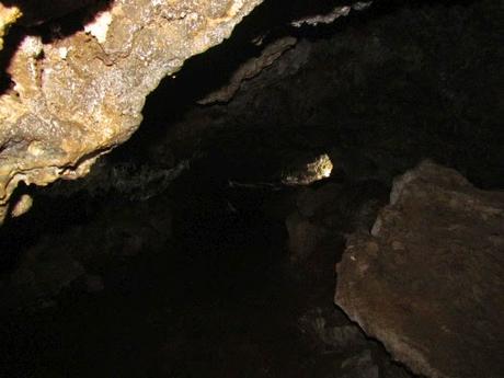 Ana Kakenga. Cueva de las dos ventanas. Rapa Nui