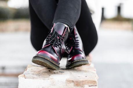 CASHMERE AND ROCK CASHMERE AND ROCK