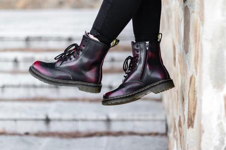 CASHMERE AND ROCK CASHMERE AND ROCK