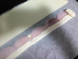 ROSAS DE HOJALDRE DE JAMÓN Y QUESO