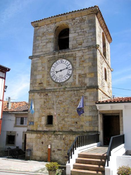 torre del reloj lastres