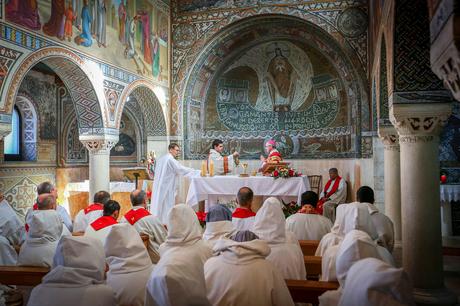 Monjas de Beit Shemesh en Navidad 10 deslumbrantes escenas de Navidad en Israel.