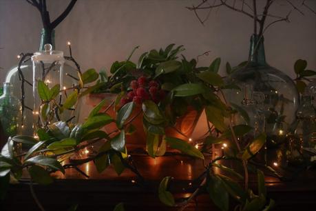 CÓMO DECORAR TU NAVIDAD CON PLANTAS Y OBJETOS ANTIGUOS