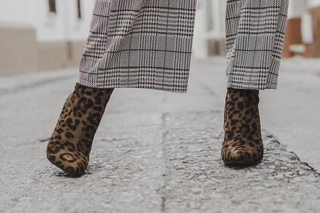 CAMEL COAT: TOTAL LOOK ARMONÍAS leopard booties