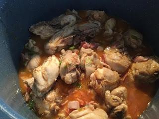 POLLO EN SALSA CON BACON EN OLLA GM