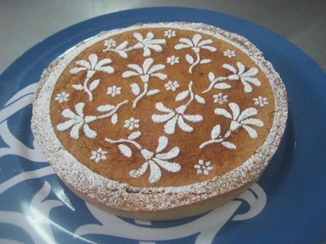 TARTA DE ALMENDRAS Y NATA