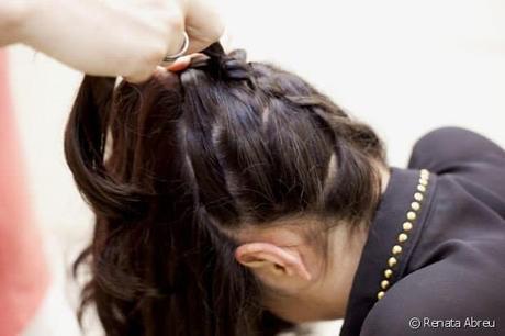 Trenza invertida con chongo alto paso a paso