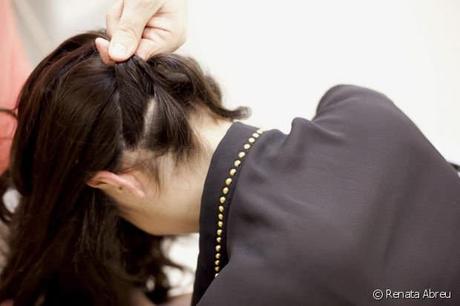 Trenza invertida con chongo alto paso a paso