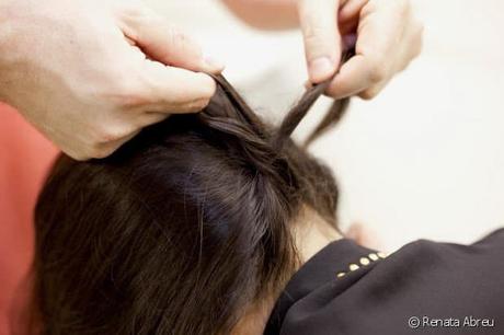 Trenza invertida con chongo alto paso a paso