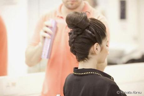 Trenza invertida con chongo alto paso a paso