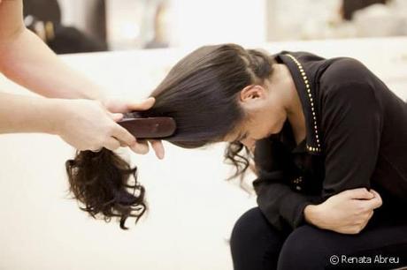 Trenza invertida con chongo alto paso a paso