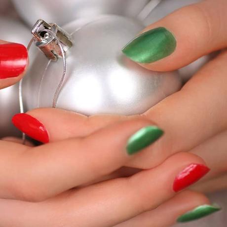 Maquillaje de navidad en rojo y verde