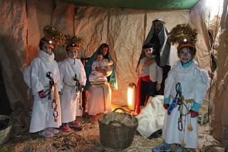 L@s ángeles espeleólog@s descienden en Mogón