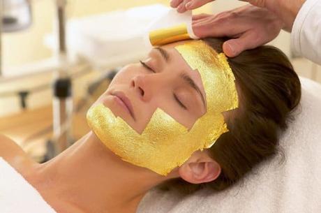 Mascarilla de oro para fin de año