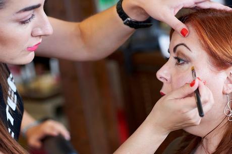 ojos mirada gafas lentillas beauty contorno ojeras bolsas the ordinary niod beter ardell klorane massada artistry