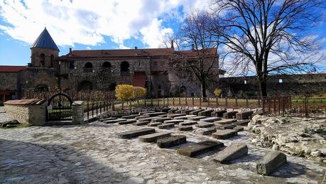 ¿Cómo llegar al monasterio Alaverdi desde Telavi? Alaverdi Monastery - Georgia
