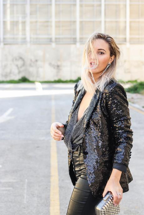 CHRISTMAS DAY OUTFIT: SILVER BODY