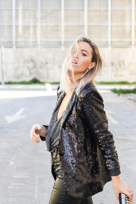 CHRISTMAS DAY OUTFIT: SILVER BODY