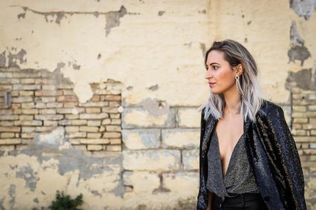CHRISTMAS DAY OUTFIT: SILVER BODY