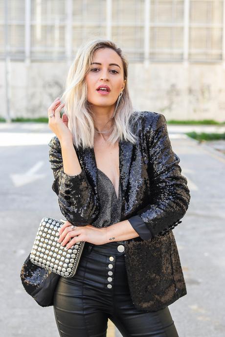 CHRISTMAS DAY OUTFIT: SILVER BODY