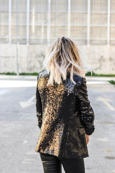 CHRISTMAS DAY OUTFIT: SILVER BODY