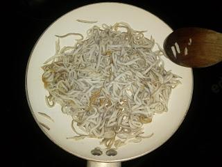 TIMBAL DE AGUACATE Y GULAS