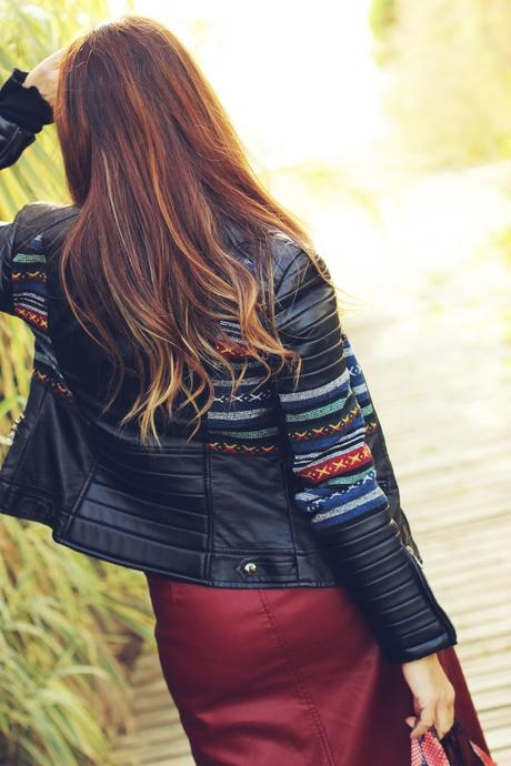 Cómo combinar una falda de polipiel Cómo combinar una falda de polipiel