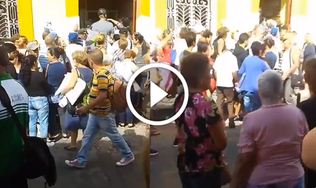 Denuncian en las redes inmensas colas para comprar pan en Santa Clara