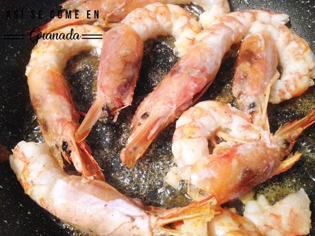 Aperitivos de gambón con salsa de cava