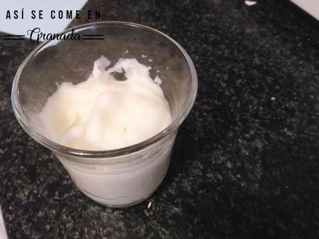 Aperitivos de gambón con salsa de cava