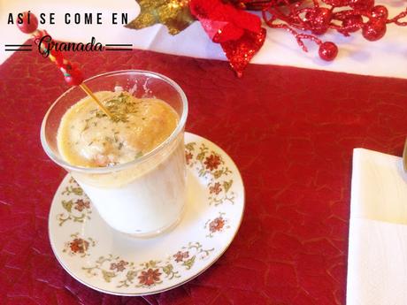 Aperitivos de gambón con salsa de cava