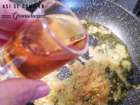 Aperitivos de gambón con salsa de cava