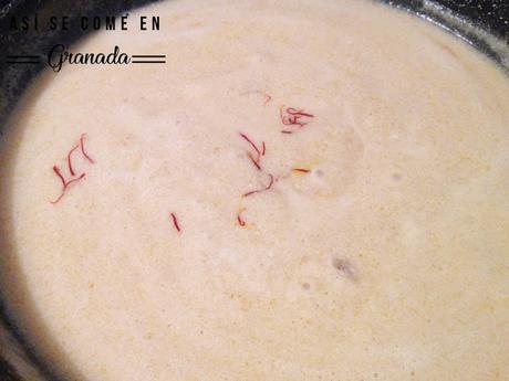 Aperitivos de gambón con salsa de cava