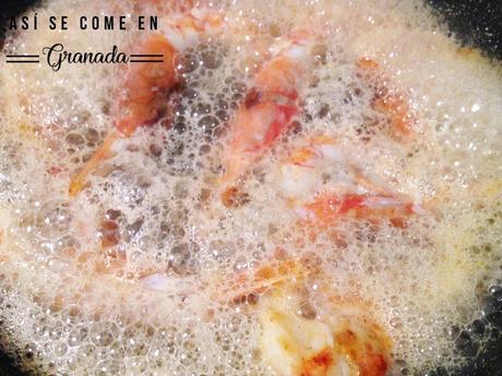 Aperitivos de gambón con salsa de cava