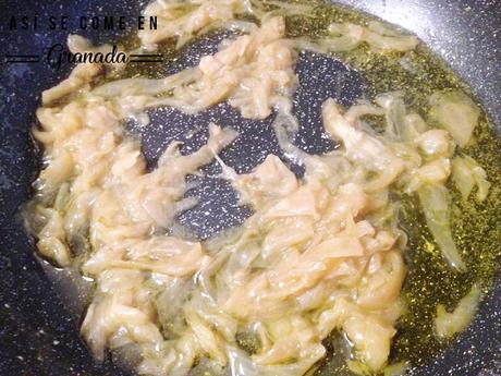 Aperitivos de gambón con salsa de cava