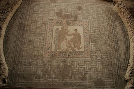 Oecus, exedra, diaeta, salones de recepción en la domus romana