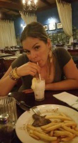 Conoce a las dos hijas de Rafael Serrano con las que vino a celebrar la Navidad