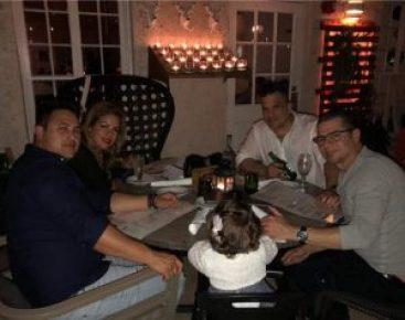 Conoce a las dos hijas de Rafael Serrano con las que vino a celebrar la Navidad Conoce a las dos hijas de Rafael Serrano con las que vino a celebrar la Navidad