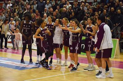 Galería de clics del Bàsquet Femení Sant Adrià-Uni Ferrol