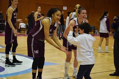 Galería de clics del Bàsquet Femení Sant Adrià-Uni Ferrol