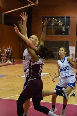 Galería de clics del Bàsquet Femení Sant Adrià-Uni Ferrol