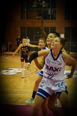 Galería de clics del Bàsquet Femení Sant Adrià-Uni Ferrol